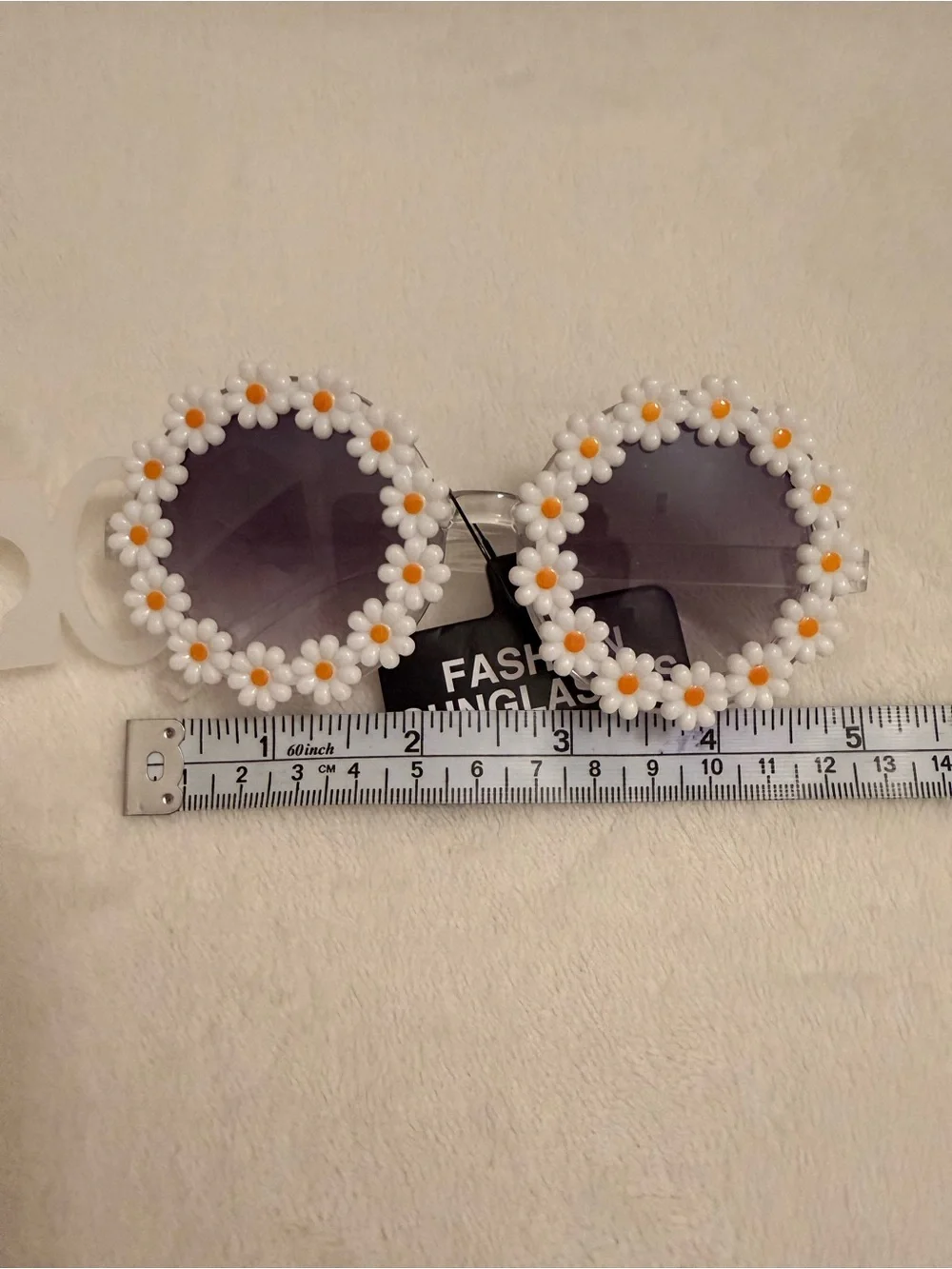 Kids Daisy Round Sunglasses with Pink Candy Hair Clips